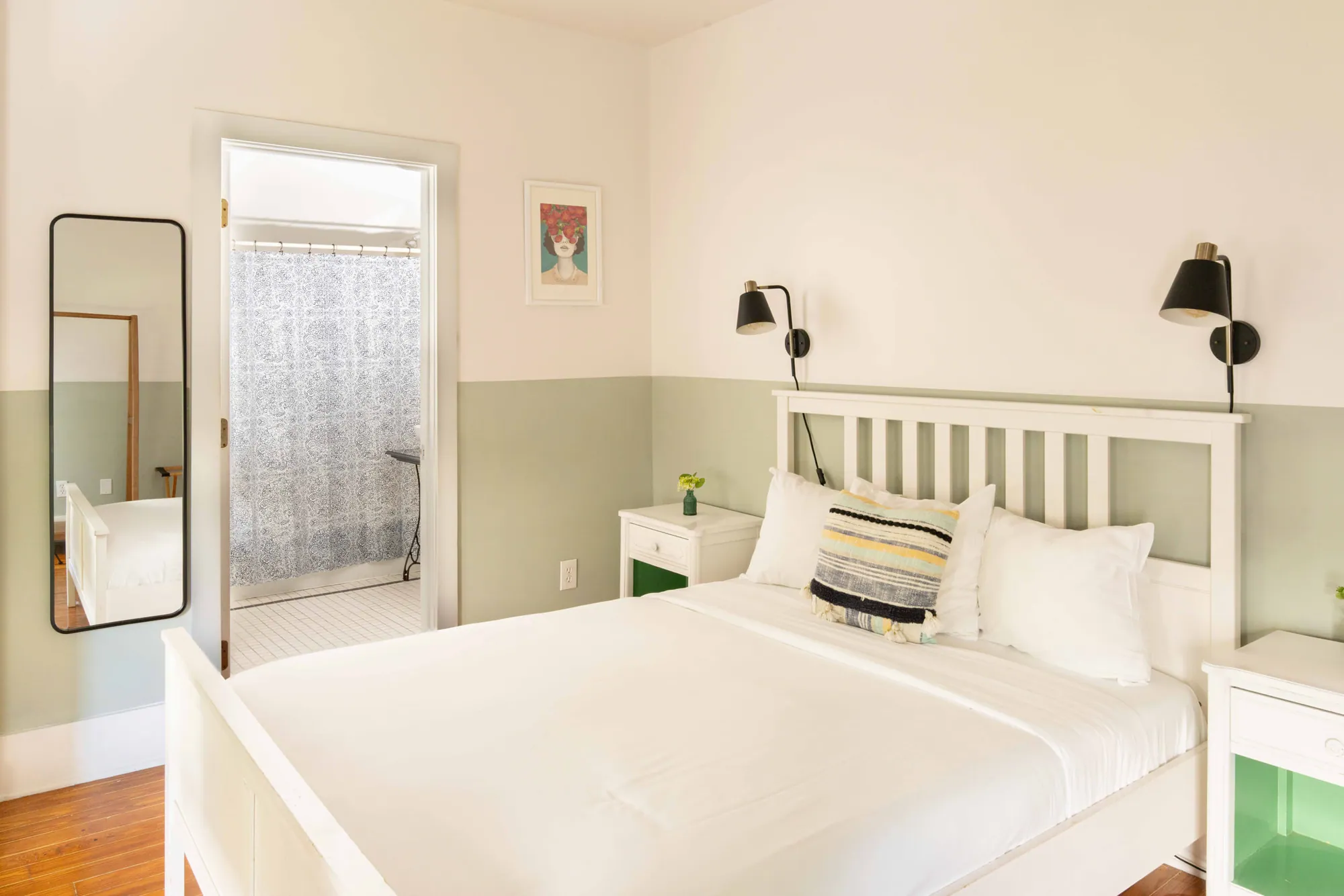 White guest bathroom with period fittings